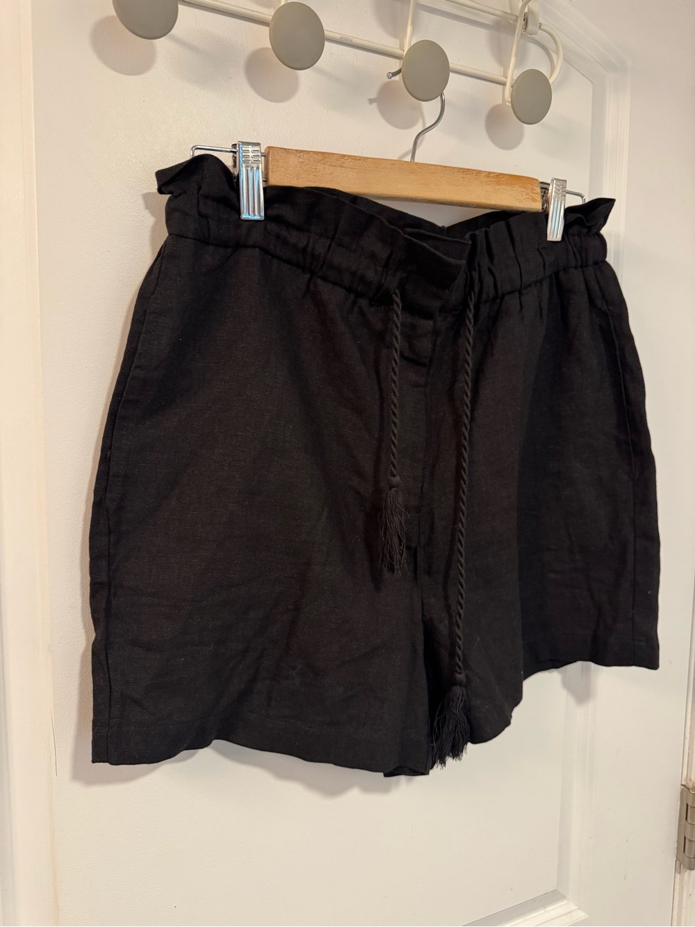 House of Harlow 1960 black paperbag shorts size S
